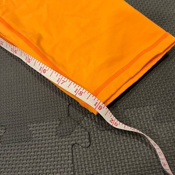 Zyia Crops  - Picture 2 of 4